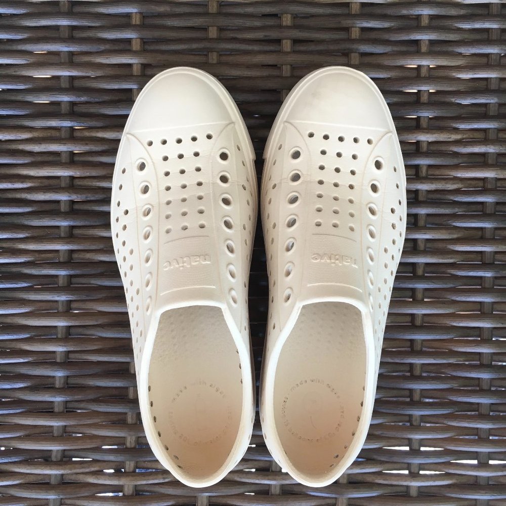 Native Jefferson Bloom, cream shoes, women's 6